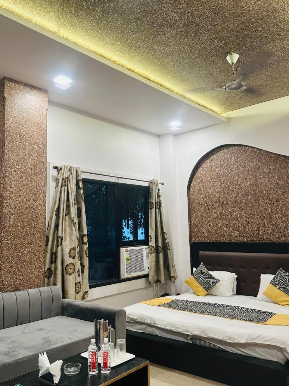 Hotel Deva Inn Varanasi Dış mekan fotoğraf