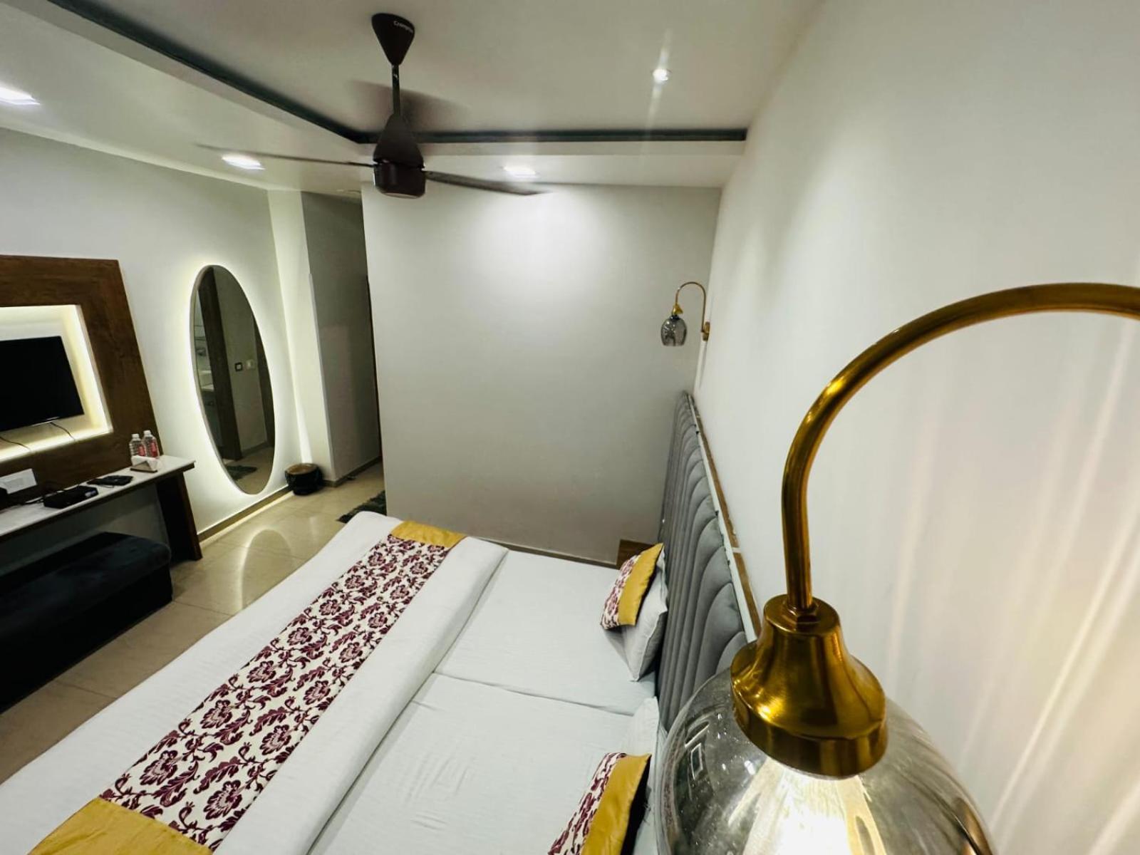 Hotel Deva Inn Varanasi Dış mekan fotoğraf