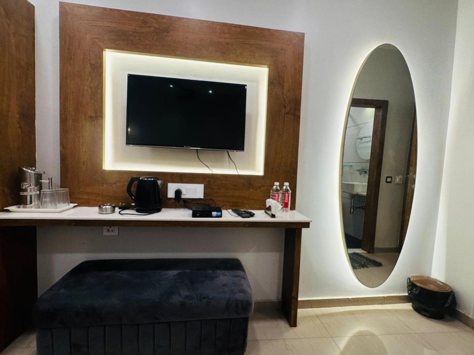 Hotel Deva Inn Varanasi Dış mekan fotoğraf