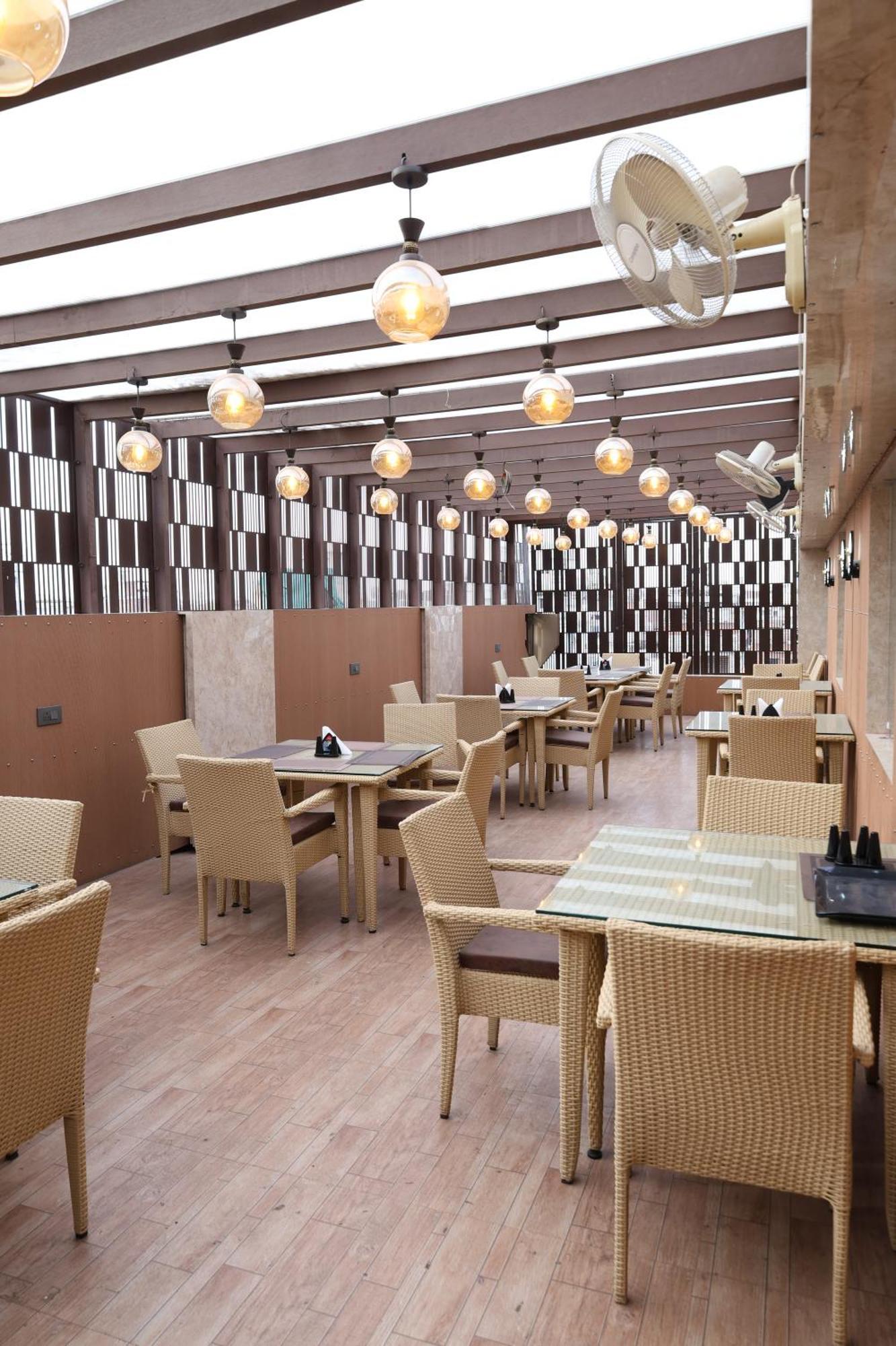 Hotel Deva Inn Varanasi Dış mekan fotoğraf
