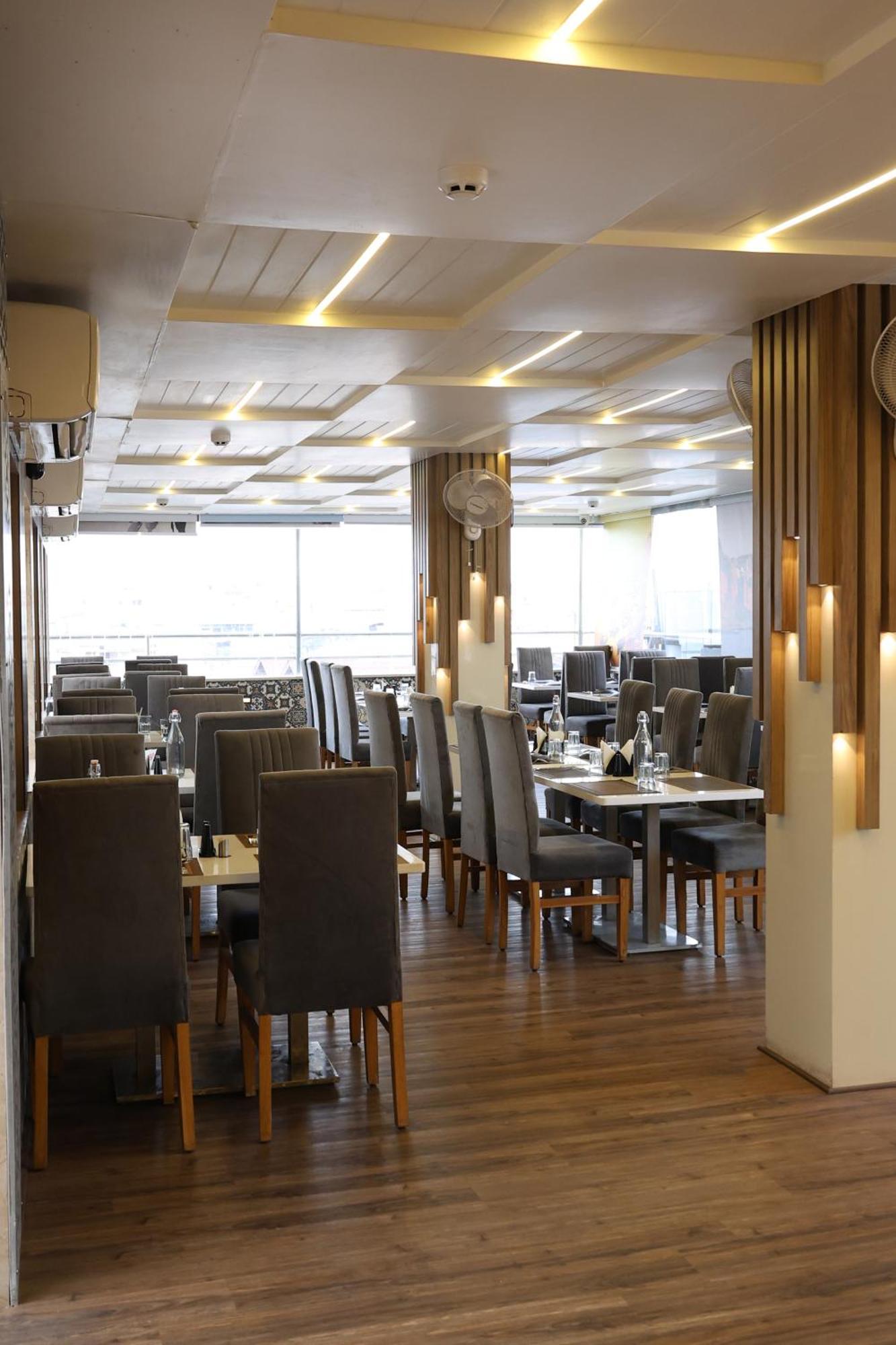 Hotel Deva Inn Varanasi Dış mekan fotoğraf