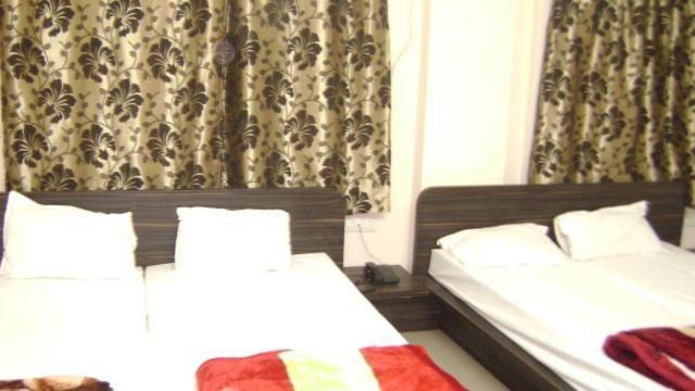 Hotel Deva Inn Varanasi Dış mekan fotoğraf